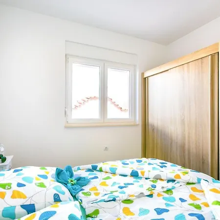 Ferienhaus In Mit Privatem Pool * メドゥリン